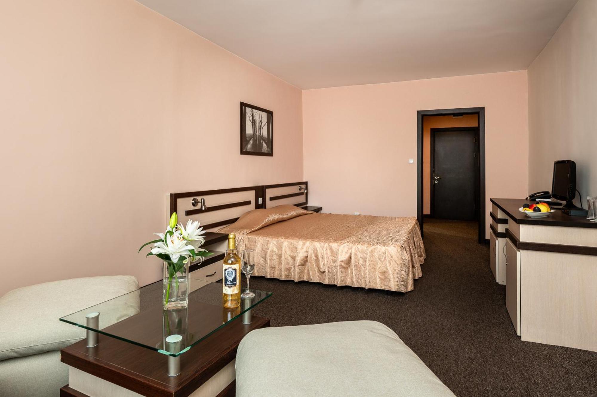 Spa Hotel Holiday Velingrad Exteriör bild