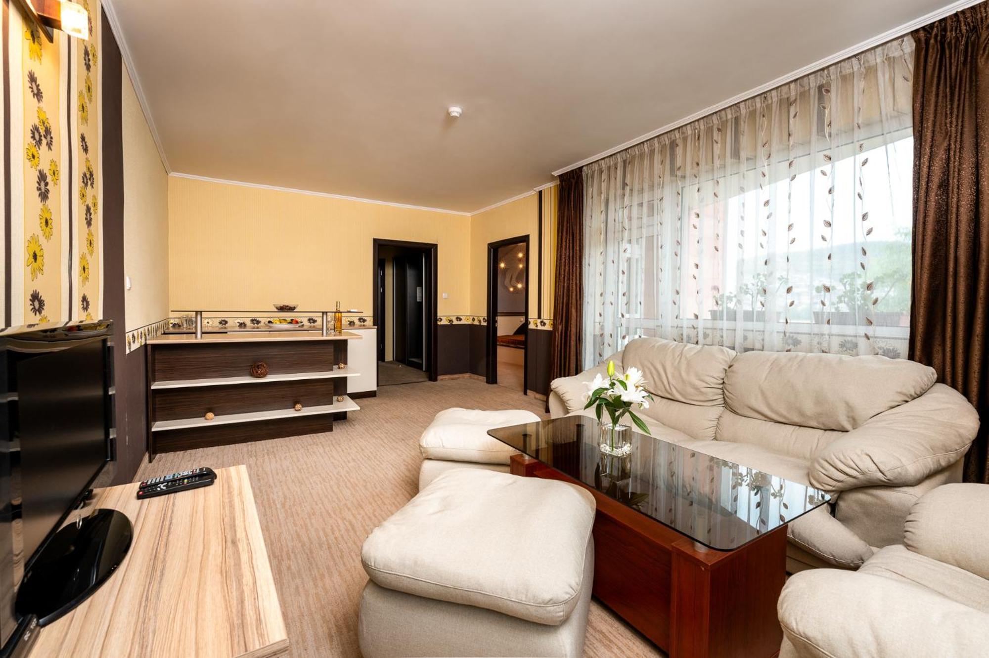 Spa Hotel Holiday Velingrad Exteriör bild