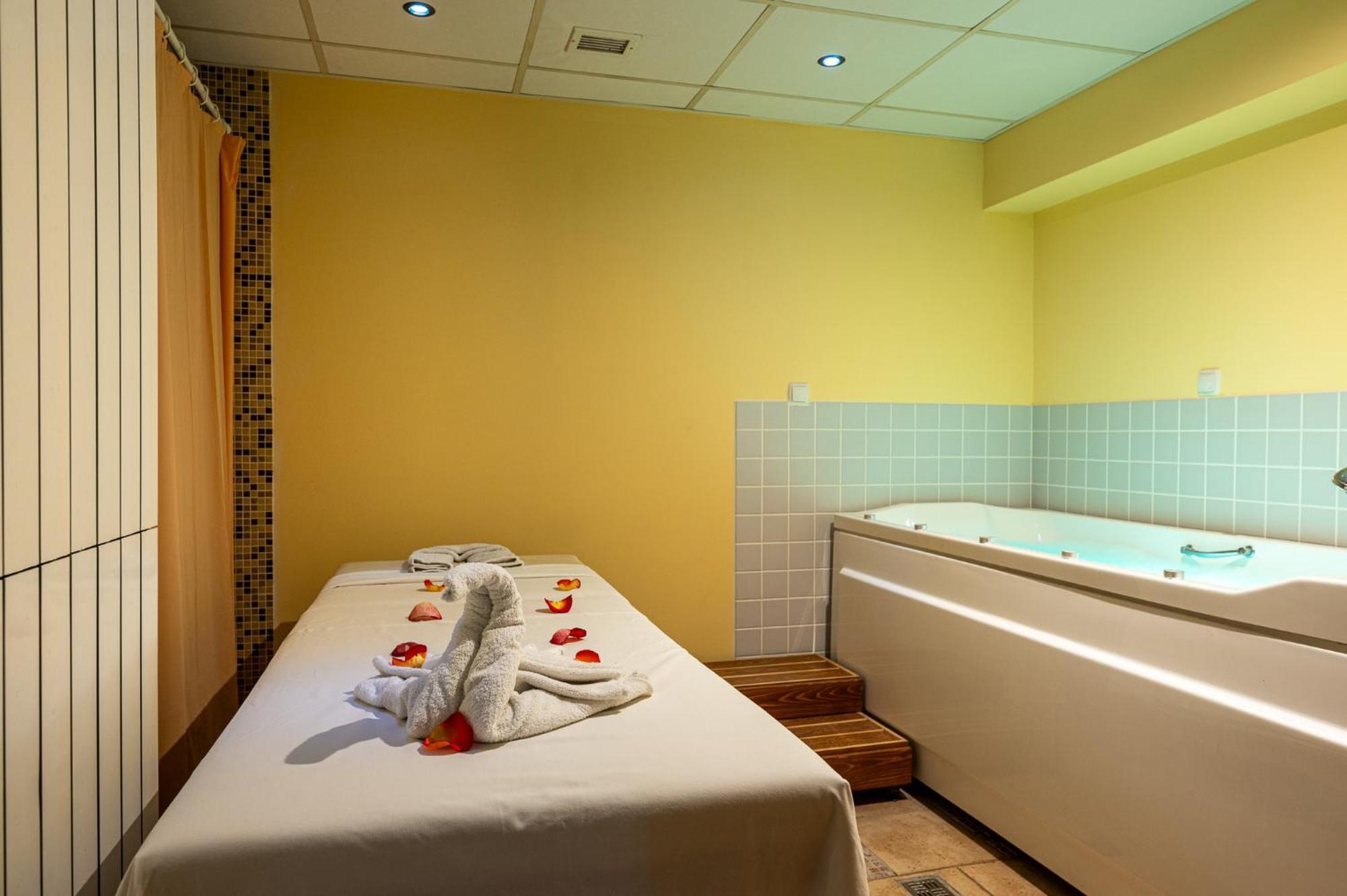 Spa Hotel Holiday Velingrad Exteriör bild