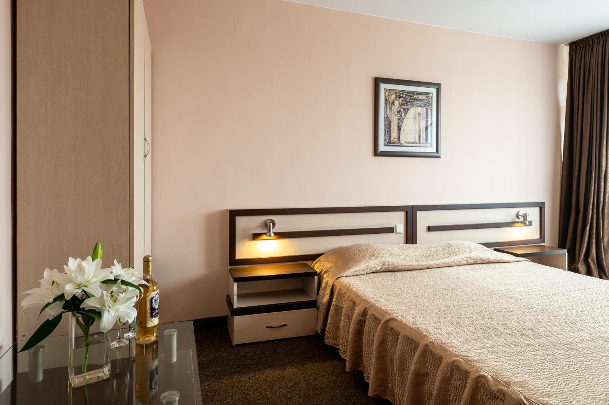 Spa Hotel Holiday Velingrad Exteriör bild